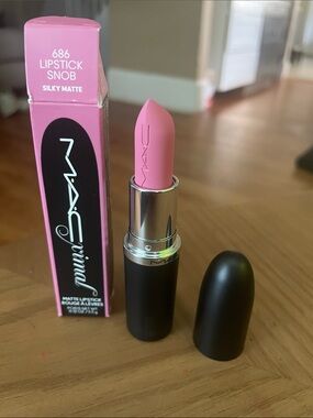 MAC Cosmetics Lipstick Snob 686 Silky Matte Pink